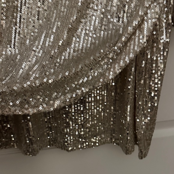 Silver Sequin Long Sleeve Dress - Picture 5 of 16